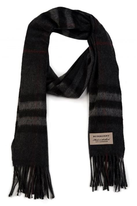 burberry charcoal scarf outfit